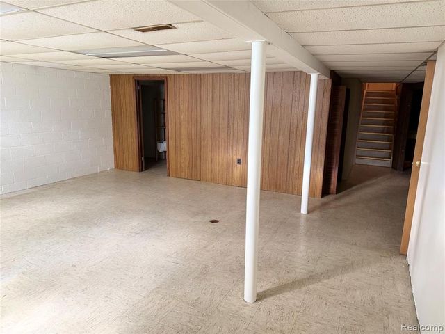 11151 Irvington Drive, Warren, MI 48093
