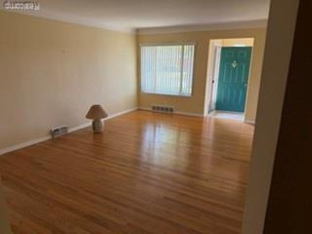 11151 Irvington Drive, Warren, MI 48093