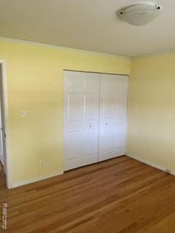 11151 Irvington Drive, Warren, MI 48093