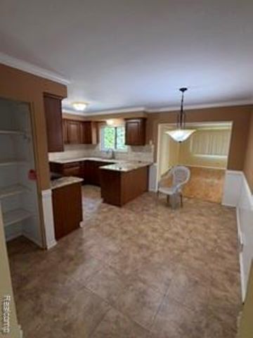 11151 Irvington Drive, Warren, MI 48093