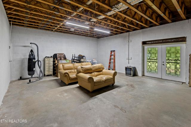 10909 Woody Drive, Knoxville, TN 37934