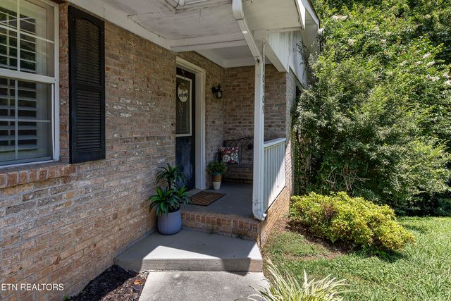 10909 Woody Drive, Knoxville, TN 37934