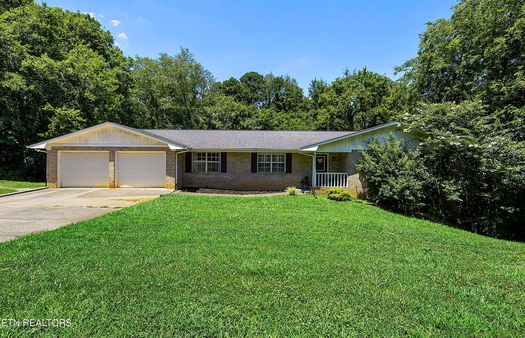 10909 Woody Drive, Knoxville, TN 37934