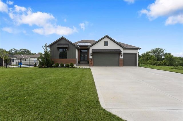 404 NE Pavilion Drive, Grain Valley, MO 64029