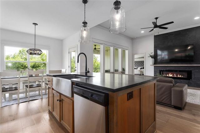 404 NE Pavilion Drive, Grain Valley, MO 64029