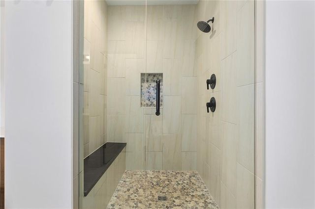 404 NE Pavilion Drive, Grain Valley, MO 64029