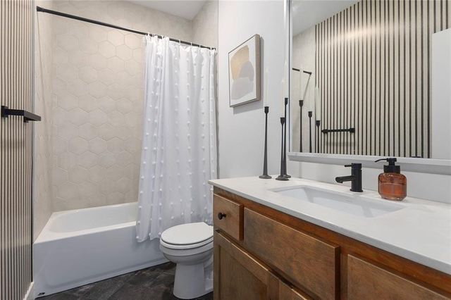 404 NE Pavilion Drive, Grain Valley, MO 64029