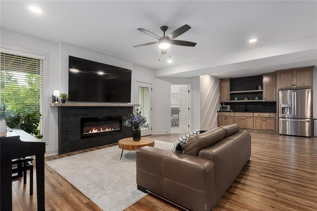 404 NE Pavilion Drive, Grain Valley, MO 64029