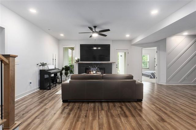 404 NE Pavilion Drive, Grain Valley, MO 64029