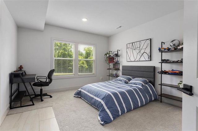 404 NE Pavilion Drive, Grain Valley, MO 64029