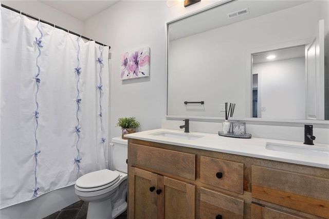 404 NE Pavilion Drive, Grain Valley, MO 64029