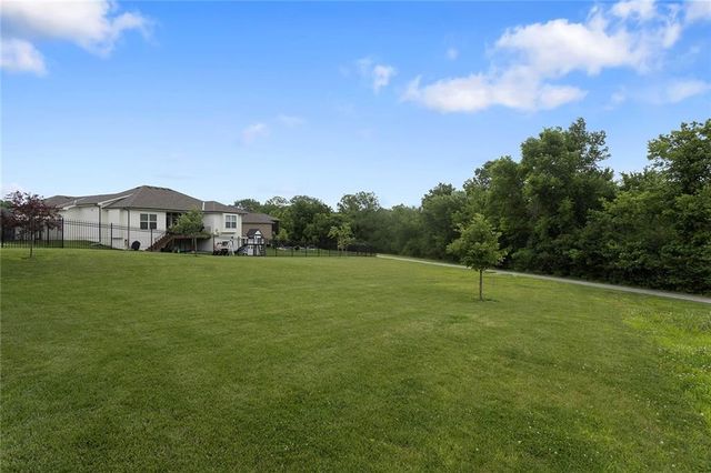404 NE Pavilion Drive, Grain Valley, MO 64029