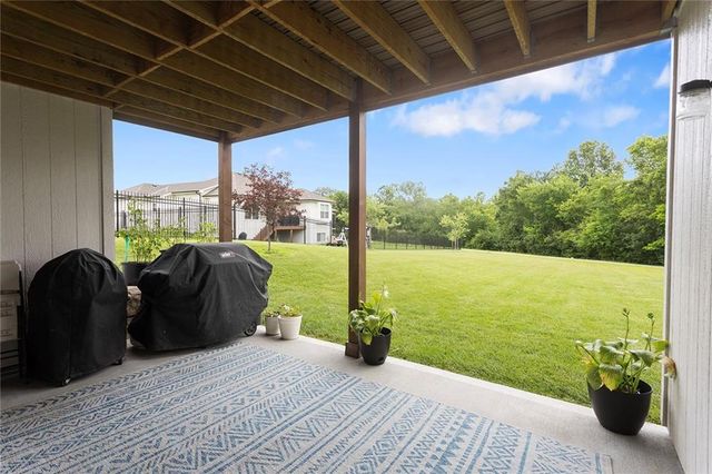 404 NE Pavilion Drive, Grain Valley, MO 64029