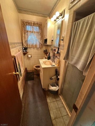 231 Elmira Trl, Hopatcong Boro, NJ 07843