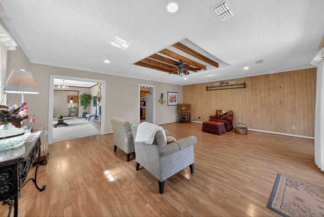 10447 Hancock Rd, Tyler, TX 75707