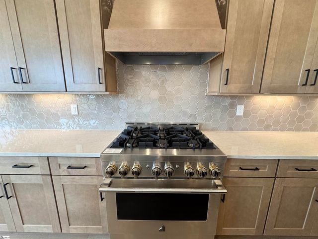 102 Birch Horizon Avenue, Simpsonville, SC 29681