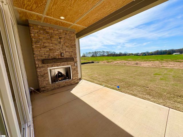 102 Birch Horizon Avenue, Simpsonville, SC 29681