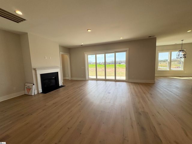 102 Birch Horizon Avenue, Simpsonville, SC 29681