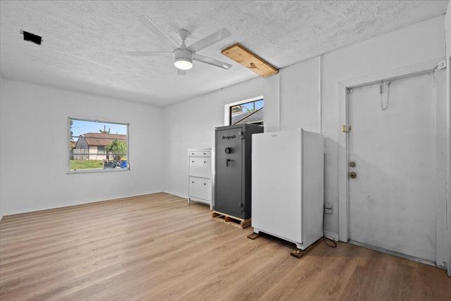 5962 SE Wilsie Drive, Stuart, FL 34997