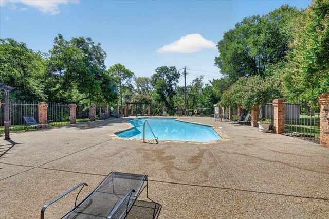 177 Merlin Way, Euless, TX 76039