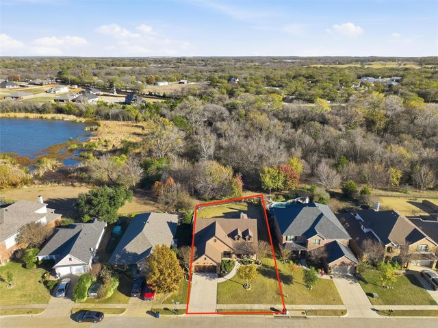 3121 Shoreline Drive, Burleson, TX 76028
