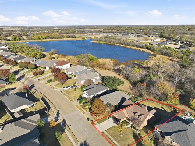 3121 Shoreline Drive, Burleson, TX 76028