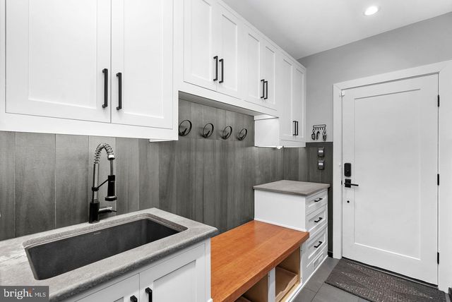 22043 WATER RUN CT, Ashburn, VA 20148