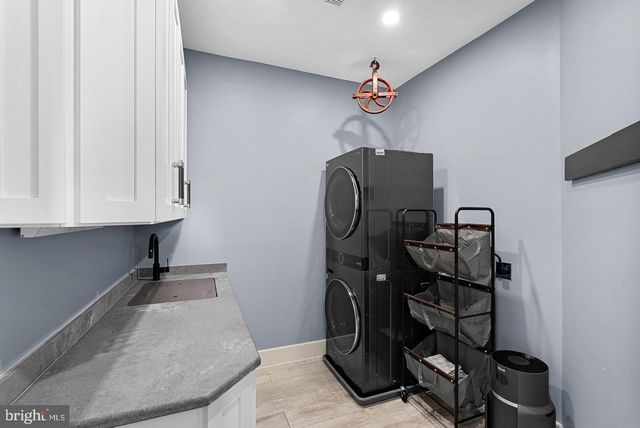 22043 WATER RUN CT, Ashburn, VA 20148