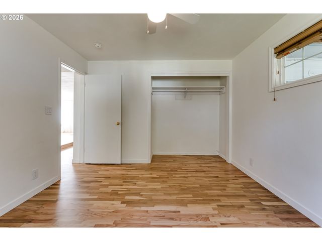 401 STERLING Dr, Eugene, OR 97404