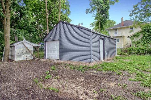 609 W Biddle Street, Jackson, MI 49203