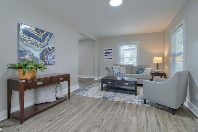 609 W Biddle Street, Jackson, MI 49203