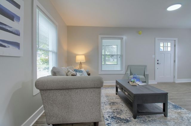 609 W Biddle Street, Jackson, MI 49203