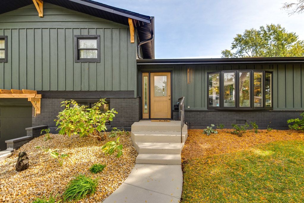 6955 PARKVIEW Drive, Downers Grove, IL 60516 — photo 4