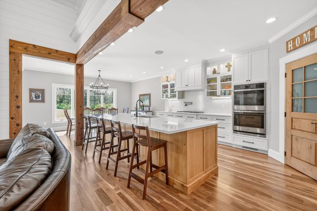 1089 Old Williamsport Pike, Columbia, TN 38401