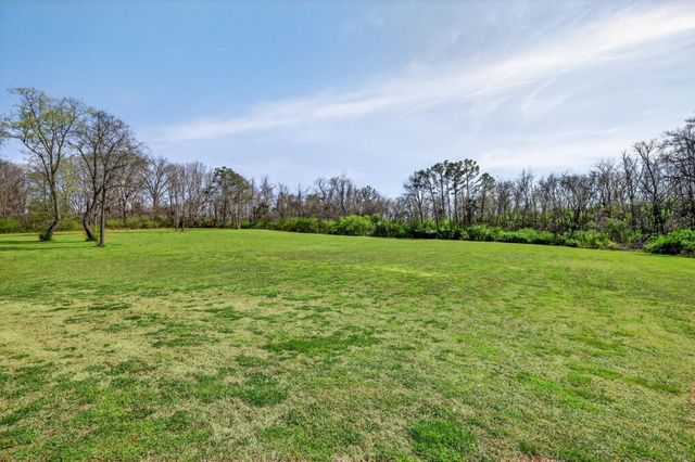 1089 Old Williamsport Pike, Columbia, TN 38401