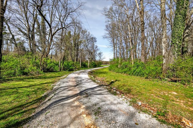 1089 Old Williamsport Pike, Columbia, TN 38401