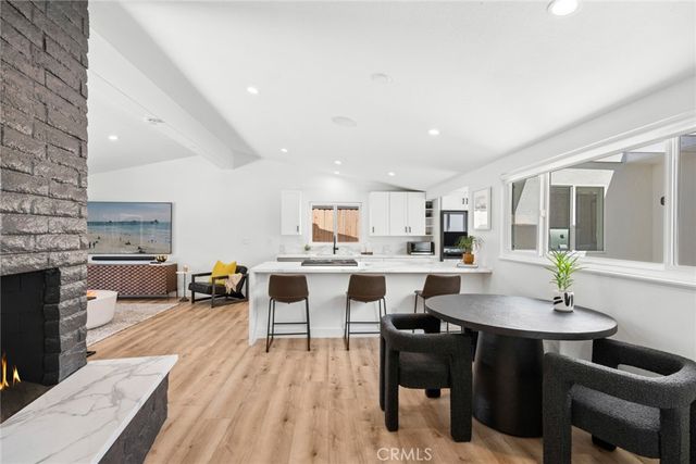 304 Hanover, Costa Mesa, CA 92626