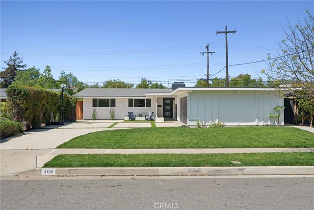 304 Hanover, Costa Mesa, CA 92626