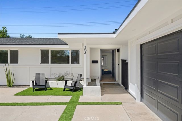 304 Hanover, Costa Mesa, CA 92626