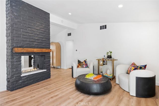 304 Hanover, Costa Mesa, CA 92626