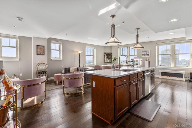 525 W Lafayette Boulevard 16B, Detroit, MI 48226