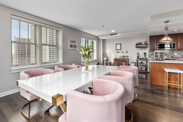 525 W Lafayette Boulevard 16B, Detroit, MI 48226