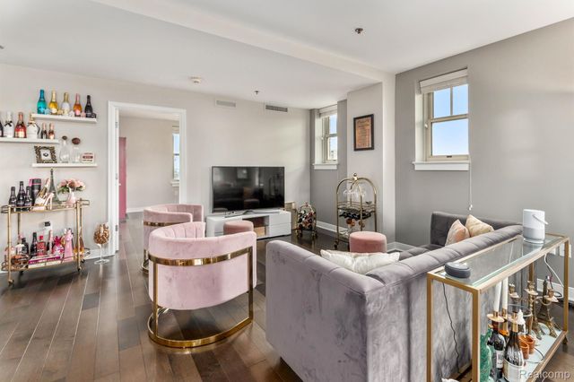 525 W Lafayette Boulevard 16B, Detroit, MI 48226