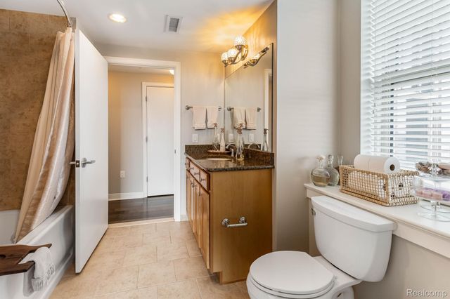 525 W Lafayette Boulevard 16B, Detroit, MI 48226