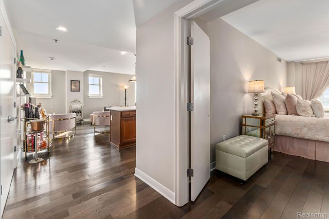 525 W Lafayette Boulevard 16B, Detroit, MI 48226