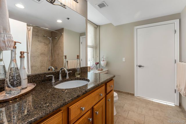 525 W Lafayette Boulevard 16B, Detroit, MI 48226