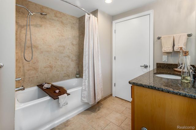 525 W Lafayette Boulevard 16B, Detroit, MI 48226