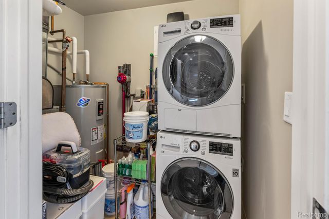 525 W Lafayette Boulevard 16B, Detroit, MI 48226