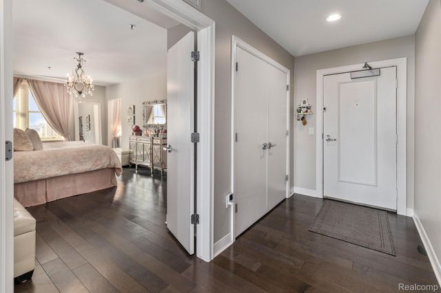 525 W Lafayette Boulevard 16B, Detroit, MI 48226