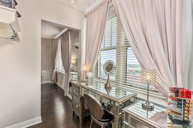 525 W Lafayette Boulevard 16B, Detroit, MI 48226